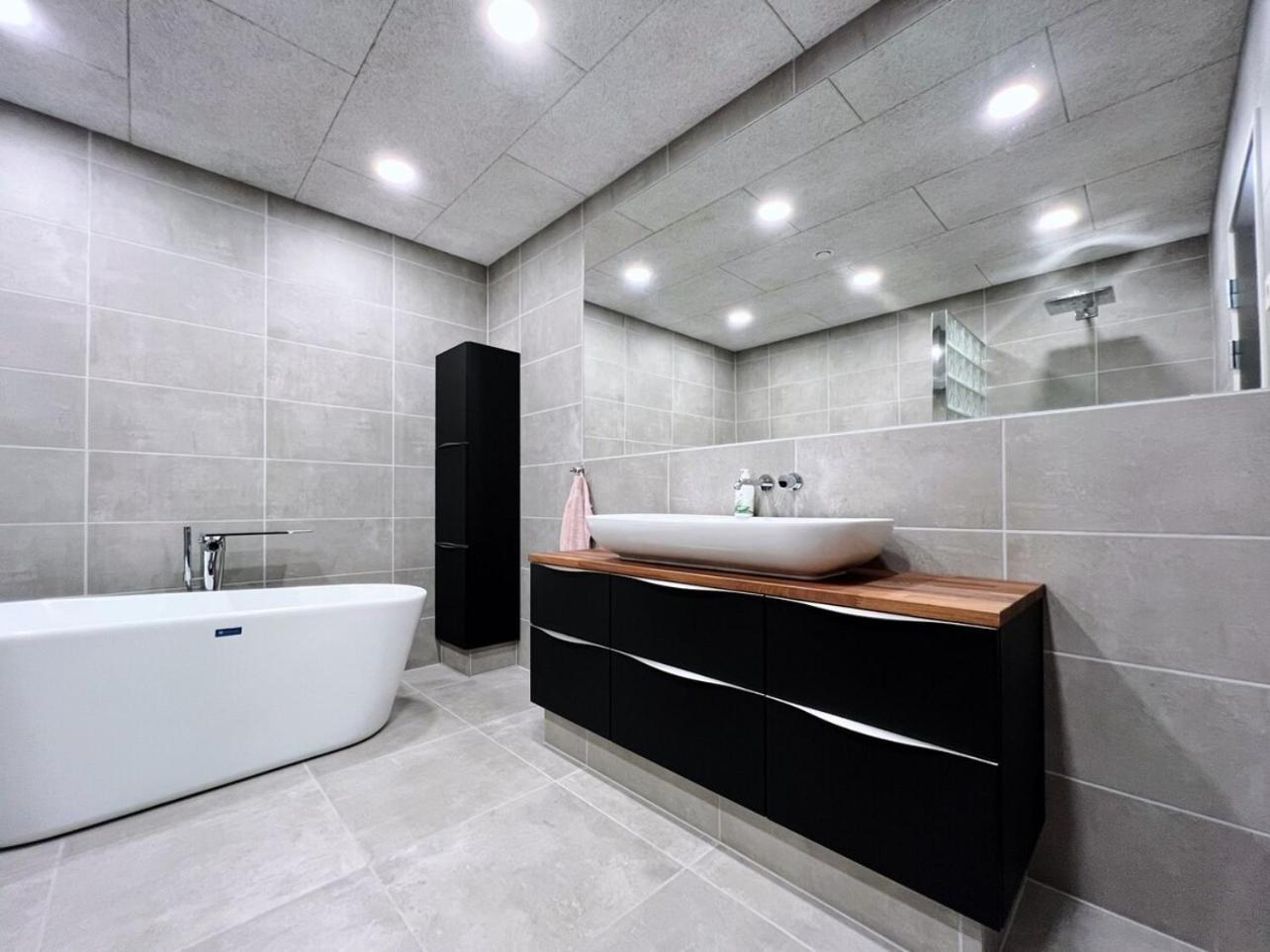 Stunning Ocean View Penthouse Apartment Oravik Exterior foto
