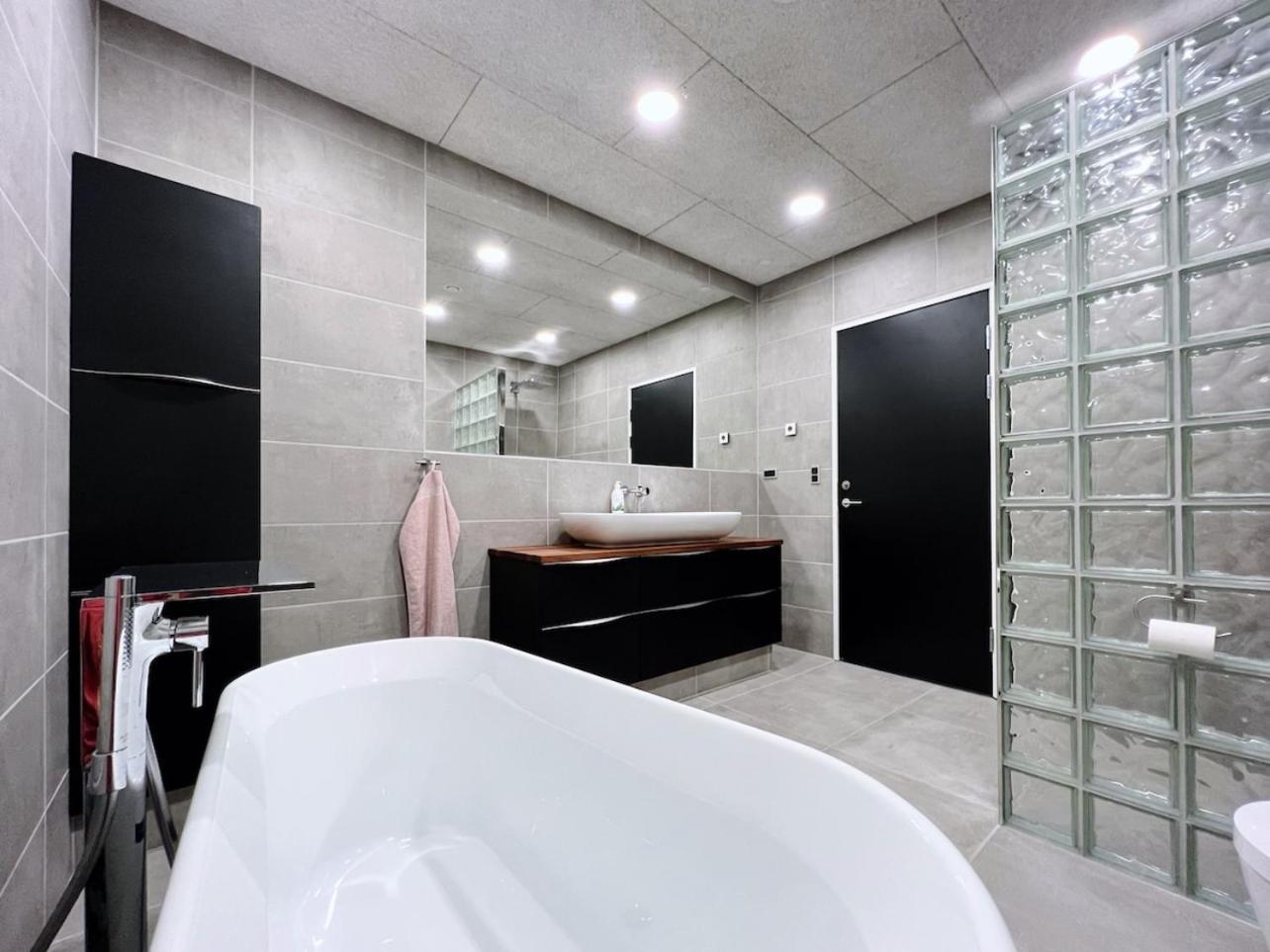 Stunning Ocean View Penthouse Apartment Oravik Exterior foto